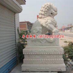 石雕北京獅，踩球石獅子雕塑