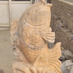 噴泉魚，公園石雕魚