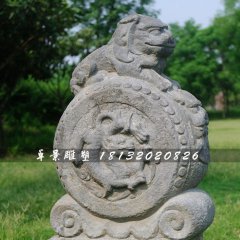 仿古石門墩，獅子抱鼓石