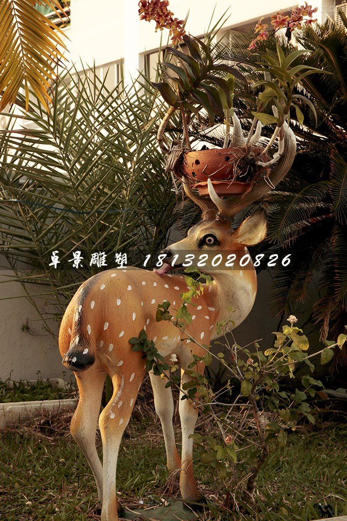 回頭鹿雕塑，玻璃鋼仿真動(dòng)物