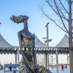 仰望藍(lán)天的少女銅雕，公園景觀雕塑