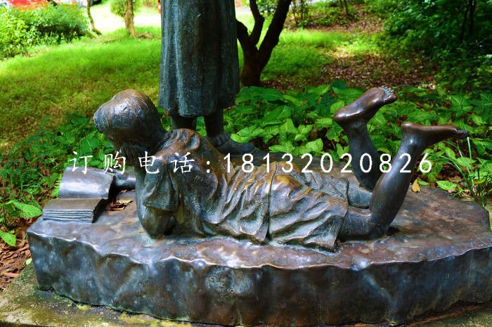 小孩趴著看書雕塑,公園景觀銅雕
