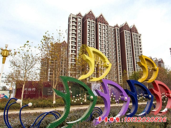 不銹鋼抽象魚群雕塑，小區(qū)公園景觀雕塑