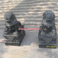 獅子銅造像