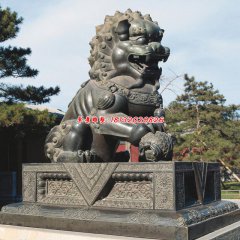 銅獅子 踩球